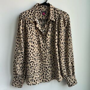 NWOT Vince Camuto
Abstract Animal Print Long Sleeve Blouse